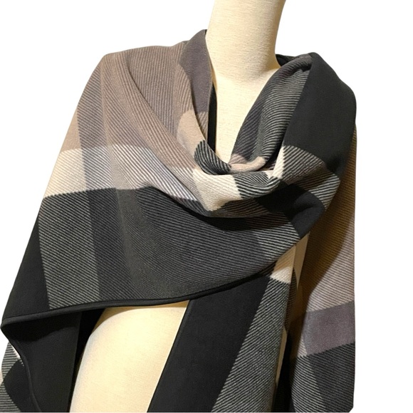 Plaid IKE BEHAR Reversible Wrap Shawl Black Grey White Tan Perfect For Fall - Picture 3 of 11